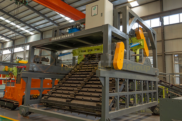 中藥渣糞便堆肥發(fā)酵翻拋機(jī)